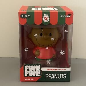Super7 Fun Fun Christmas Peanuts Snoopy Franklin Holiday Outfit Vinyl Figure